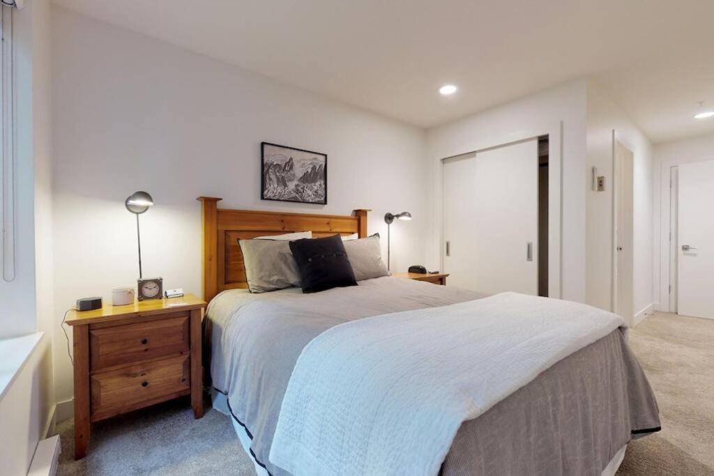 Bear Lodge, Whistler Village - Spectacular Location On Village Stroll, Designer Remodel Exterior foto