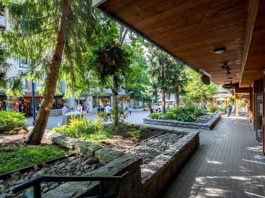 Bear Lodge, Whistler Village - Spectacular Location On Village Stroll, Designer Remodel Exterior foto