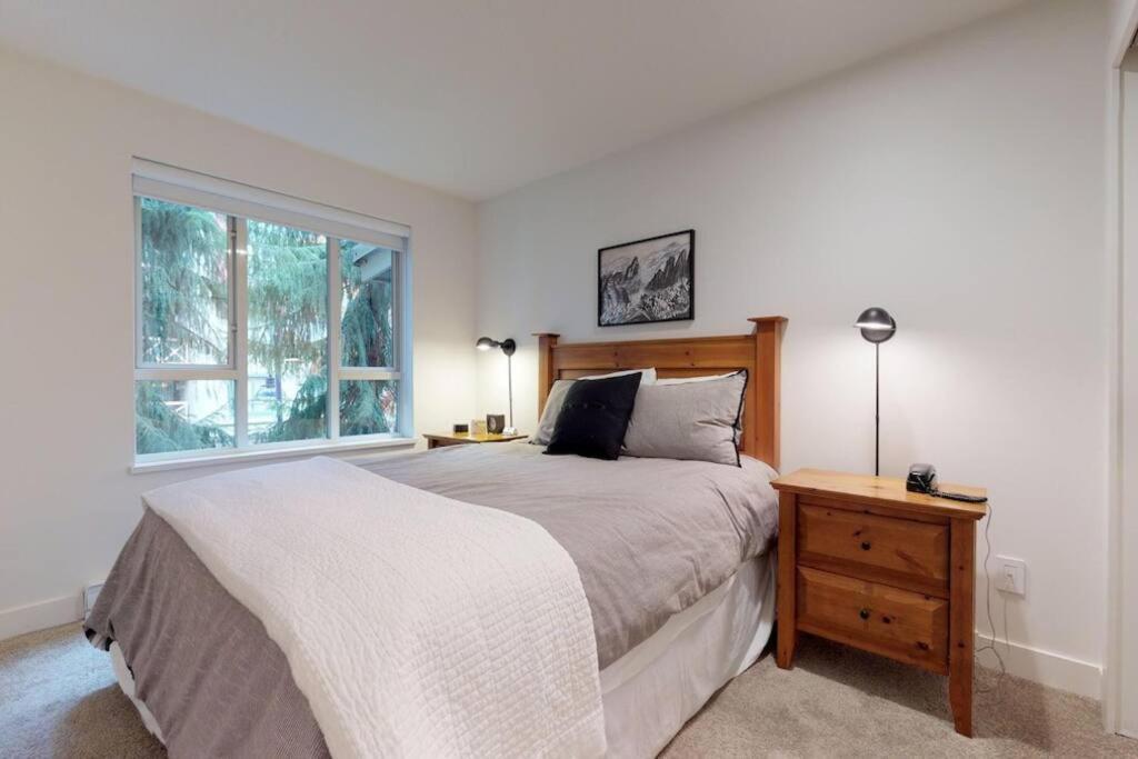 Bear Lodge, Whistler Village - Spectacular Location On Village Stroll, Designer Remodel Exterior foto